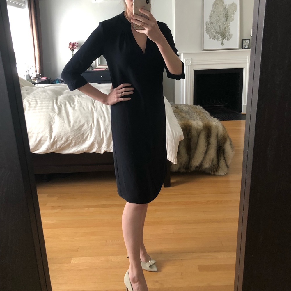 BOSS Hugo Boss navy v-neck dress sz 4